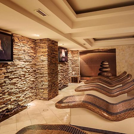Отель Hilton Сибиу Экстерьер фото