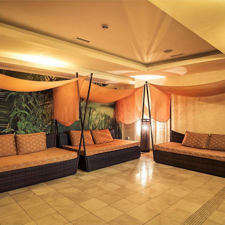 Отель Hilton Сибиу Экстерьер фото