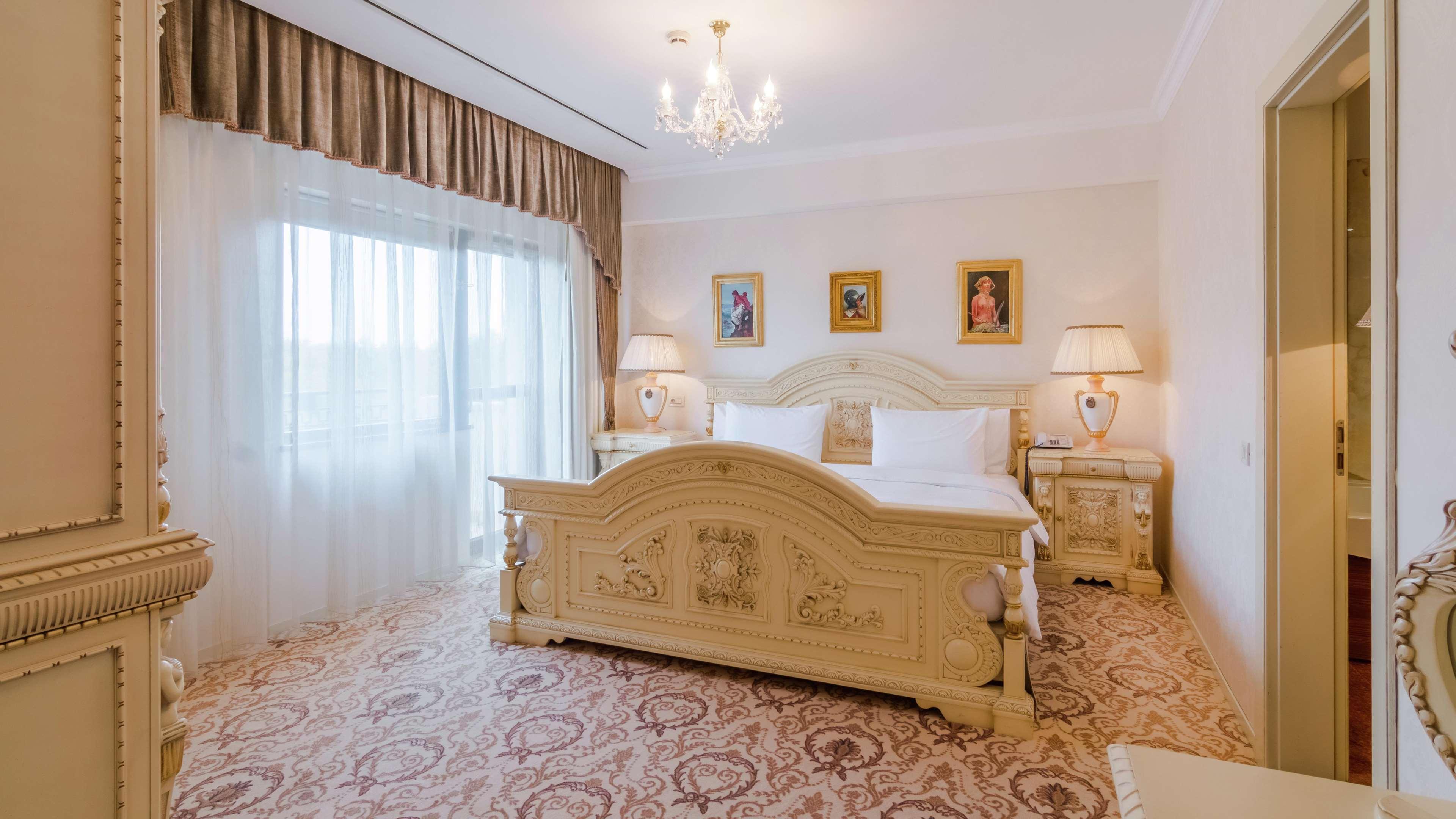 Отель Hilton Сибиу Экстерьер фото