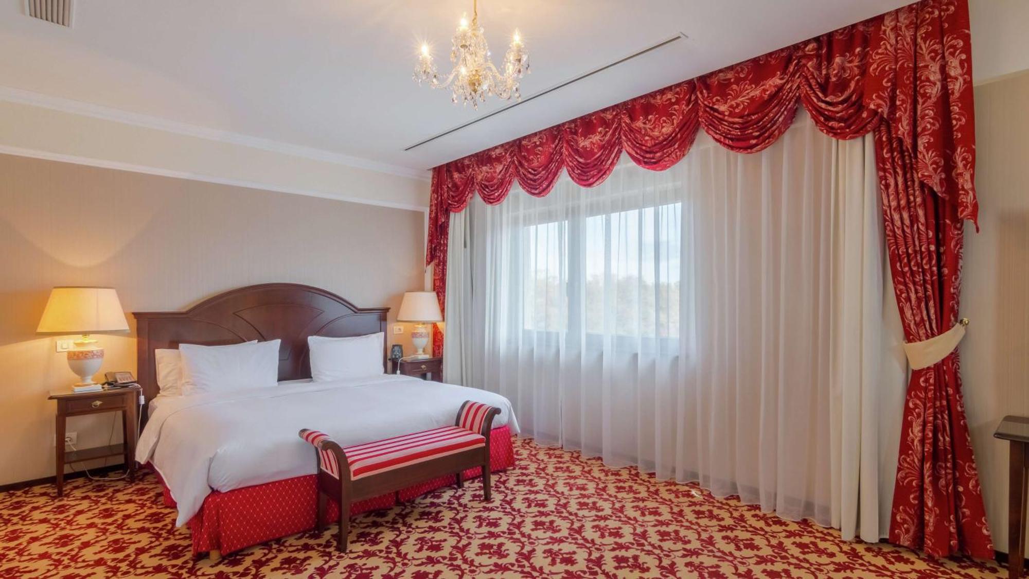 Отель Hilton Сибиу Экстерьер фото