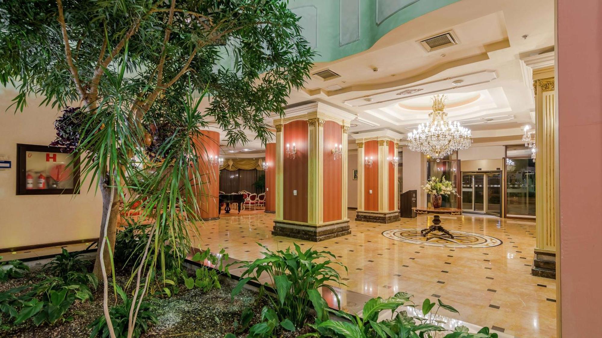 Отель Hilton Сибиу Экстерьер фото