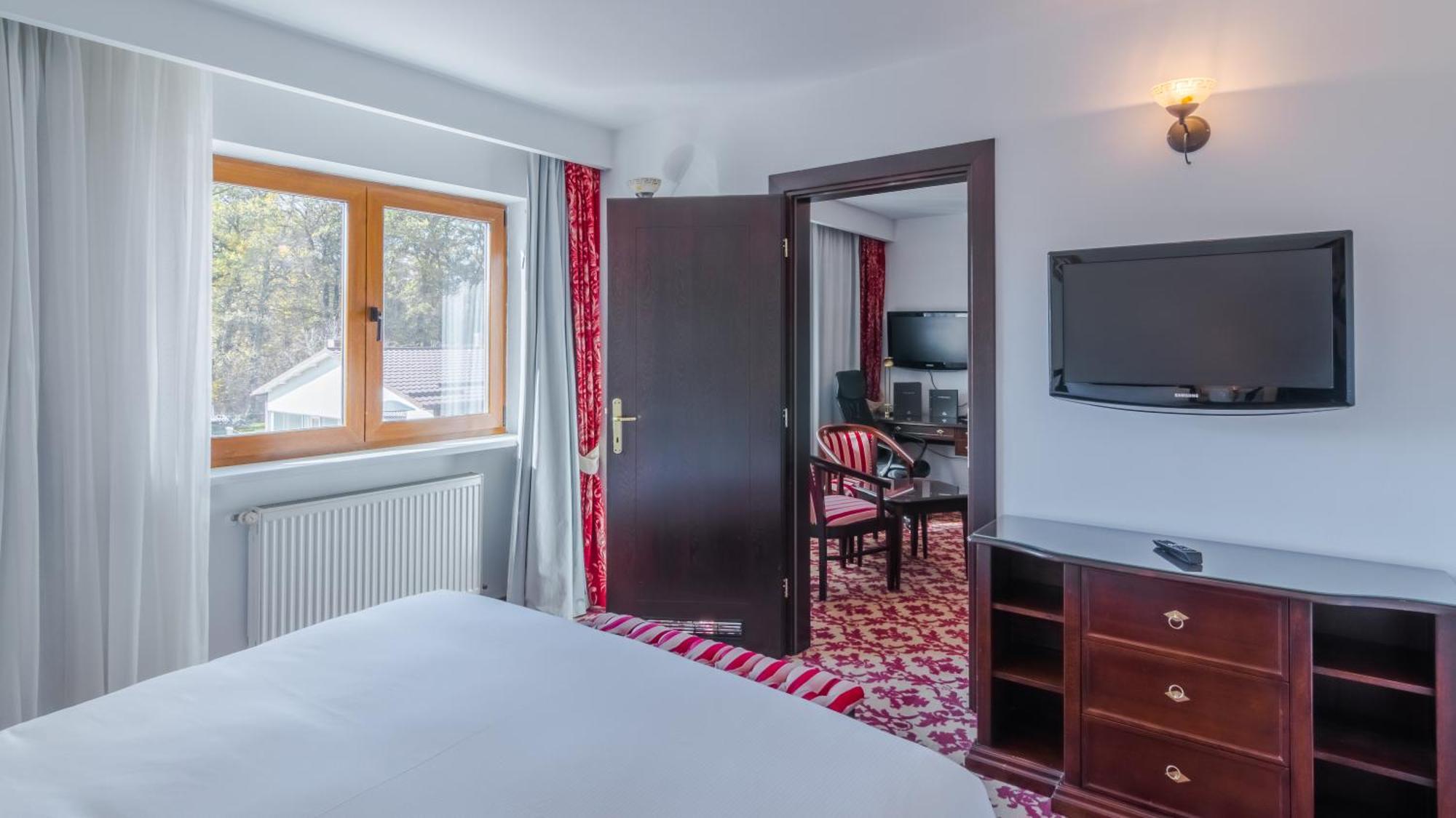 Отель Hilton Сибиу Экстерьер фото