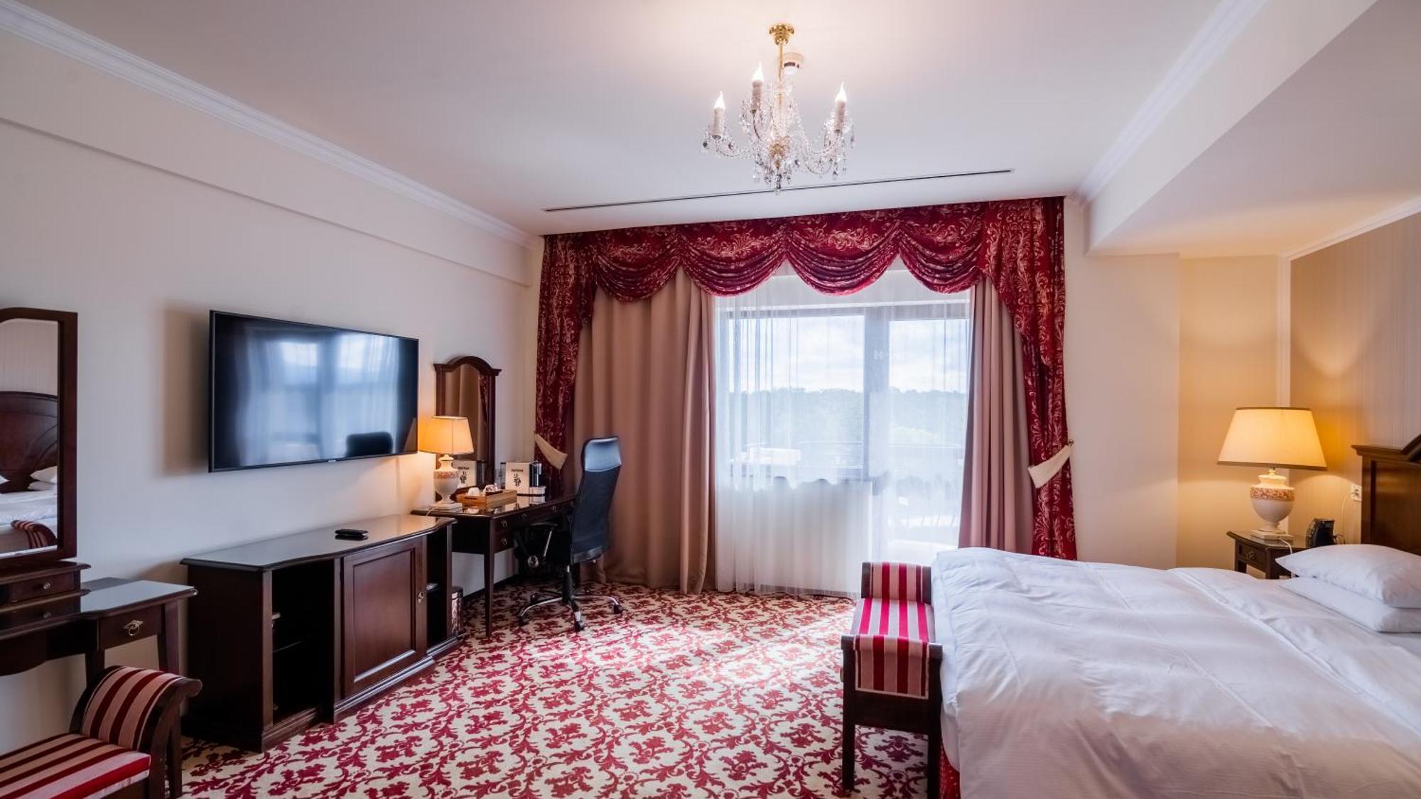 Отель Hilton Сибиу Экстерьер фото