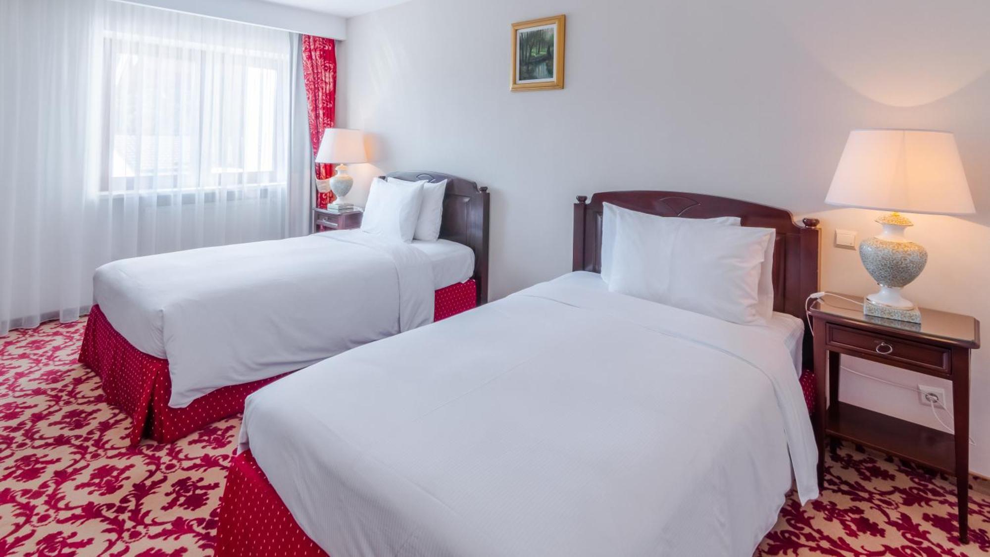 Отель Hilton Сибиу Экстерьер фото
