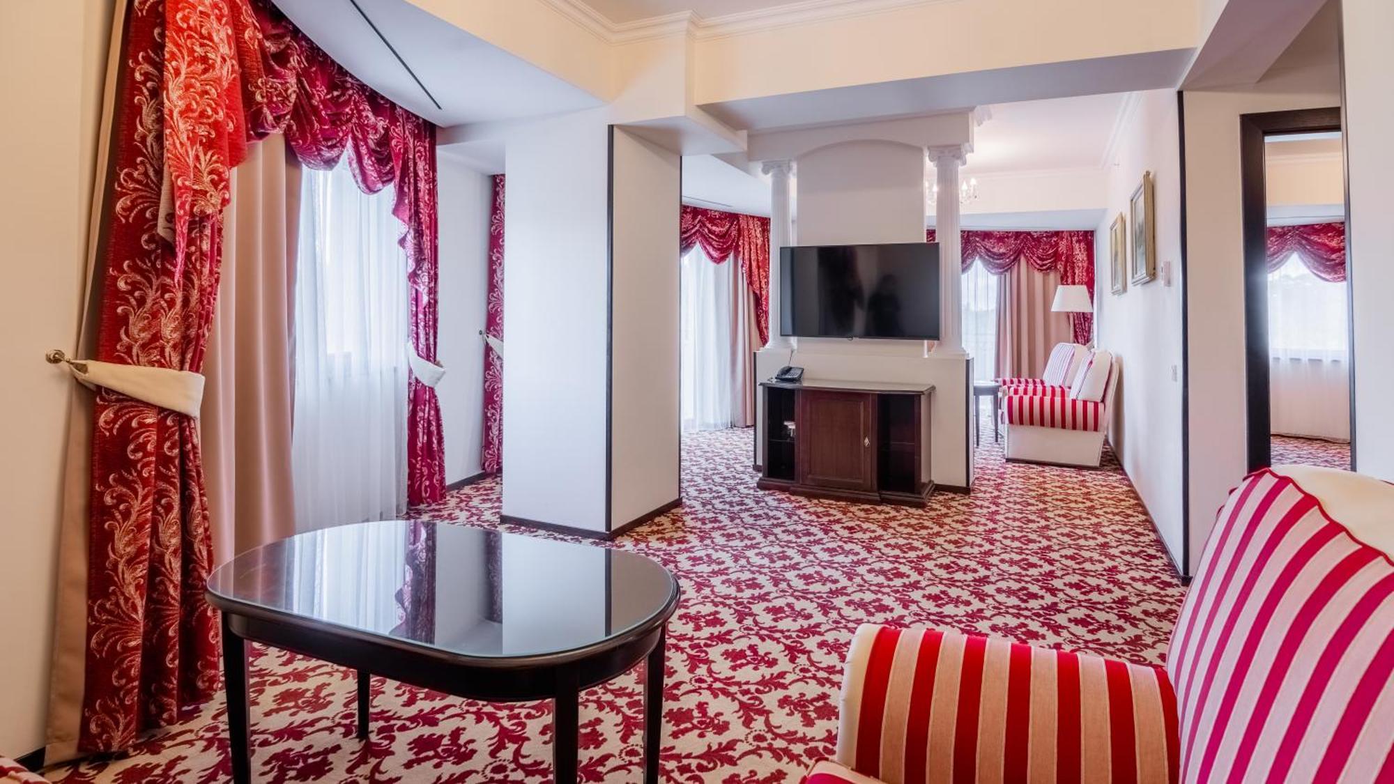 Отель Hilton Сибиу Экстерьер фото